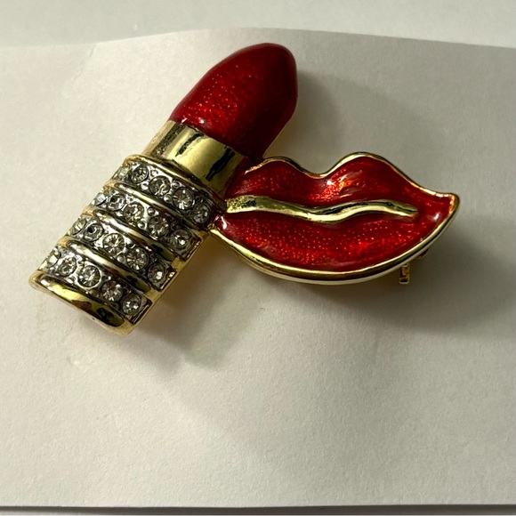 Vintage Red Enamel & Gold Tone Rhinestone Lips & Lipstick Statement Brooch Pin - Picture 2 of 5
